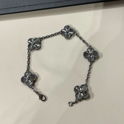 [LUXE JEWELRY]CLOVER 5 MOTIF BLACK BRACELET
