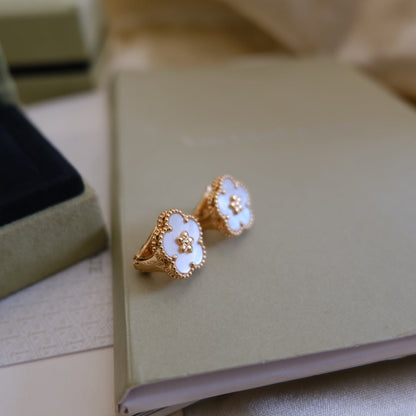 [LUXE NOBLE]LUCKY PINK GOLD WHITE MOP EARRINGS