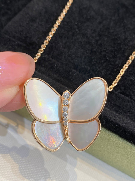 [LUXE NOBLE]BUTTERFLY GOLD MOP DIAMOND NECKLACE