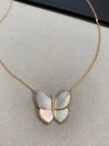 [LUXE NOBLE]BUTTERFLY GOLD MOP DIAMOND NECKLACE