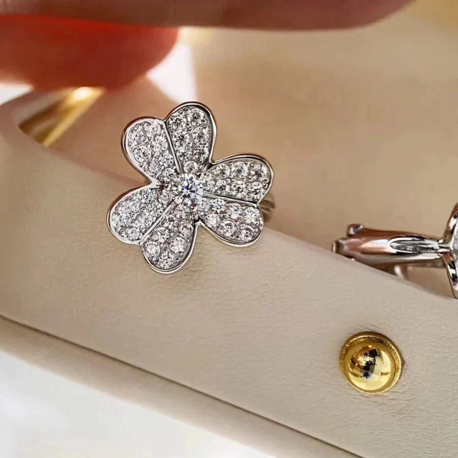 [LUXE NOBLE]CLOVER COMOS DIAMOND EARRINGS SILVER