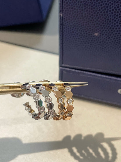 [LUXE NOBLE]中空デザイン 四つ葉のクローバー フラワーシェイプリング