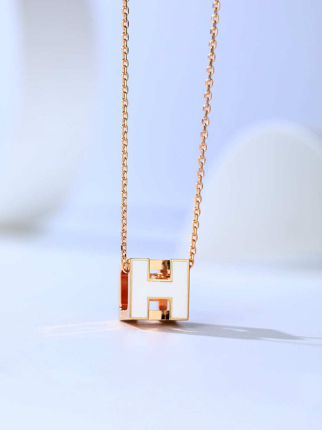 [LUXE NOBLE]H CAGE PINK GOLD NECKLACE