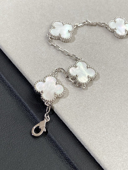 [LUXE NOBLE]CLOVER WHITE PEARL MOP 5 MOTIF BRACELET COLLECTION