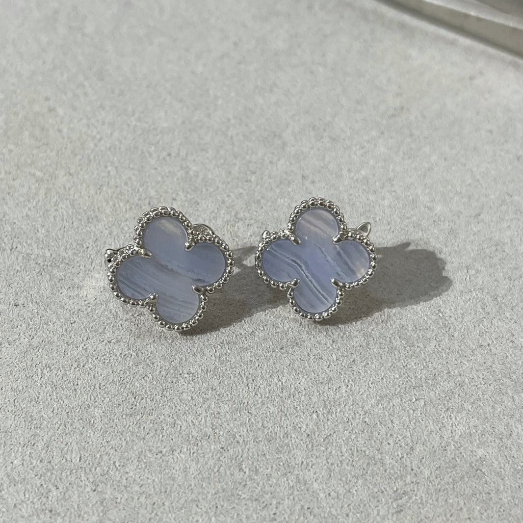 [LUXE NOBLE]CLOVER CHALCEDONY SILVER STUD EARRINGS