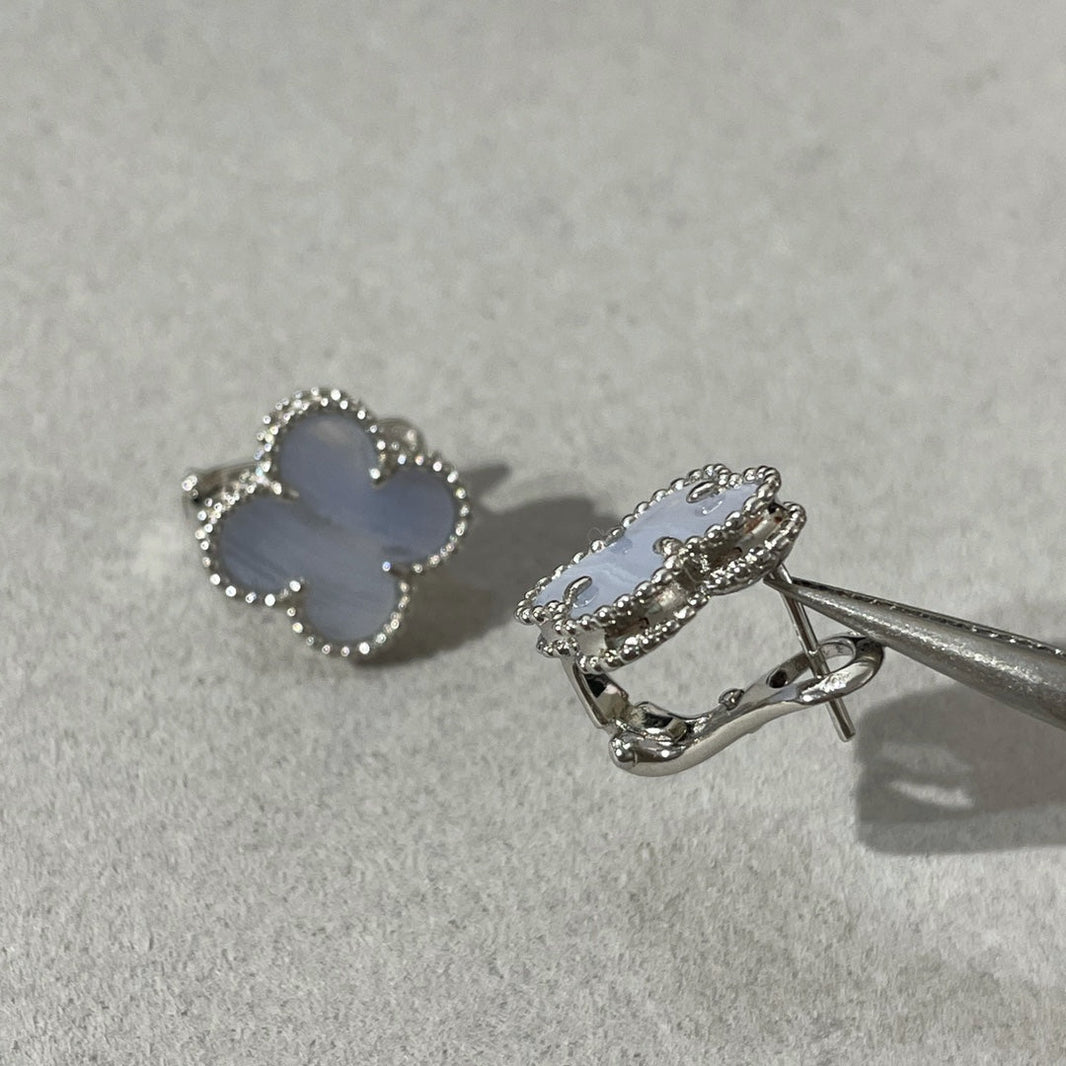 [LUXE NOBLE]CLOVER CHALCEDONY SILVER STUD EARRINGS