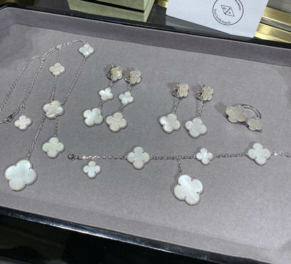 [LUXE NOBLE]クローバー5モチーフ ホワイトモップ シルバーブレスレット