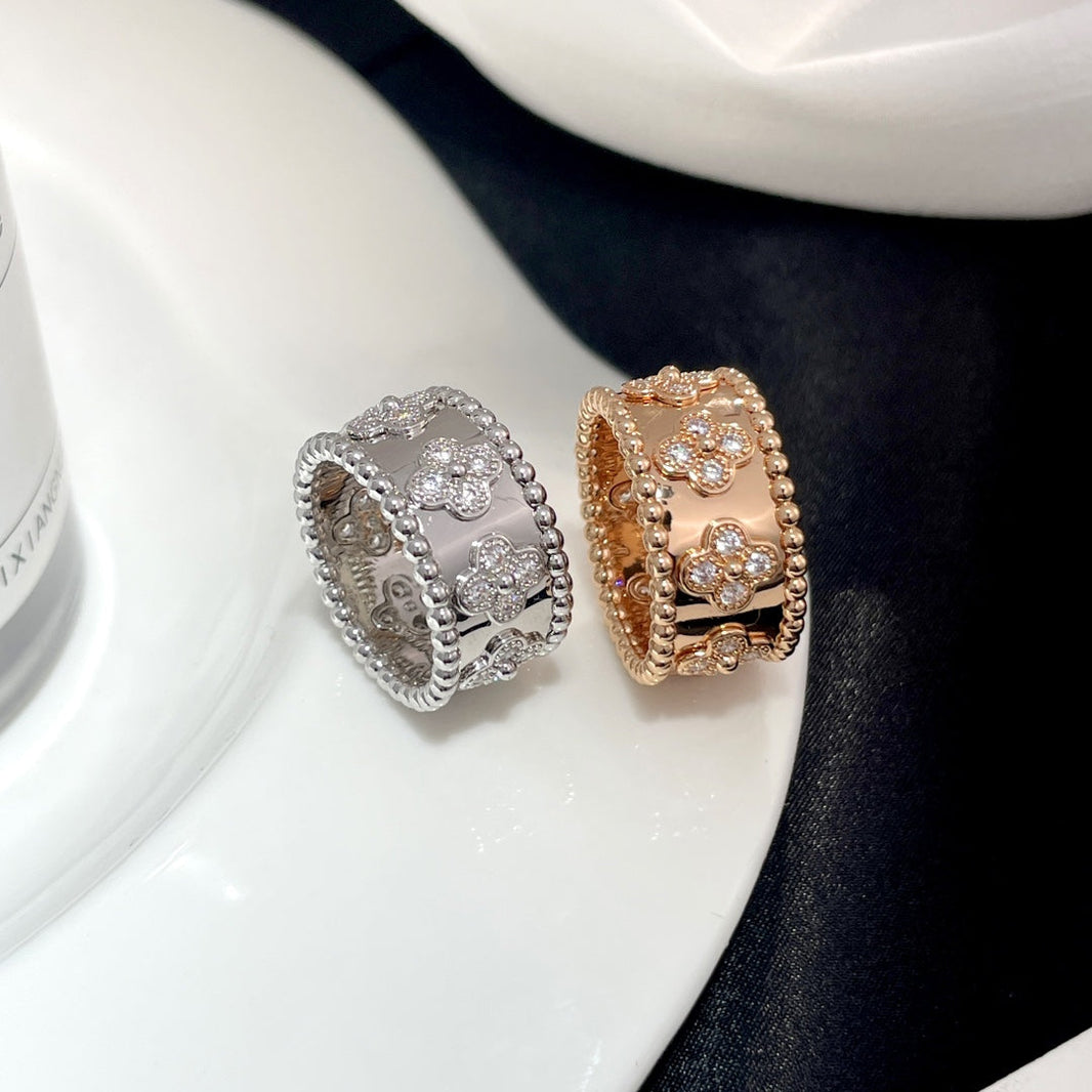 [LUXE NOBLE] GROSSER RING MIT DIAMANTPERLEE 
