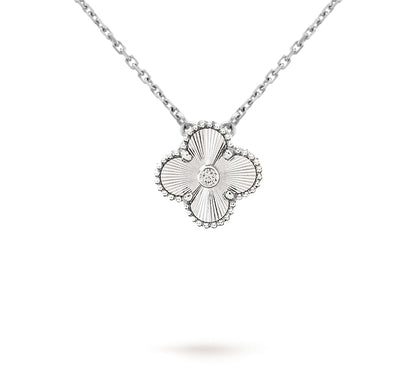 [LUXE NOBLE]CLOVER 15MM CHRISTMAS LIMITED EDITION SINGLE FLOWER NECKLACE