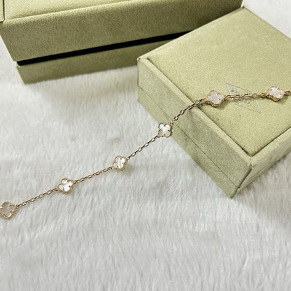 [LUXE NOBLE]クローバー6モチーフ ホワイトモップブレスレット