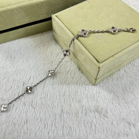 [LUXE NOBLE]CLOVER 6 MOTIF DIAMOND BRACELET