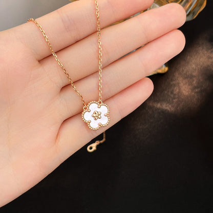 [LUXE NOBLE]LUCKY  WHITE MOP  PLUM BLOSSOM NECKLACE