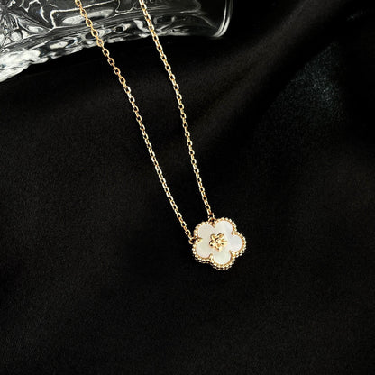 [LUXE NOBLE]LUCKY  WHITE MOP  PLUM BLOSSOM NECKLACE