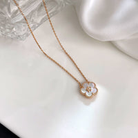 [LUXE NOBLE]LUCKY  WHITE MOP  PLUM BLOSSOM NECKLACE