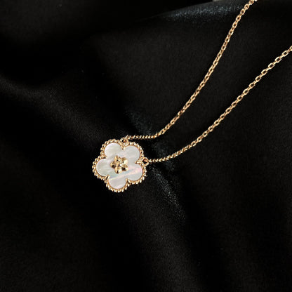 [LUXE NOBLE]LUCKY  WHITE MOP  PLUM BLOSSOM NECKLACE