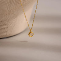 ムーンストーンチャームネックレス