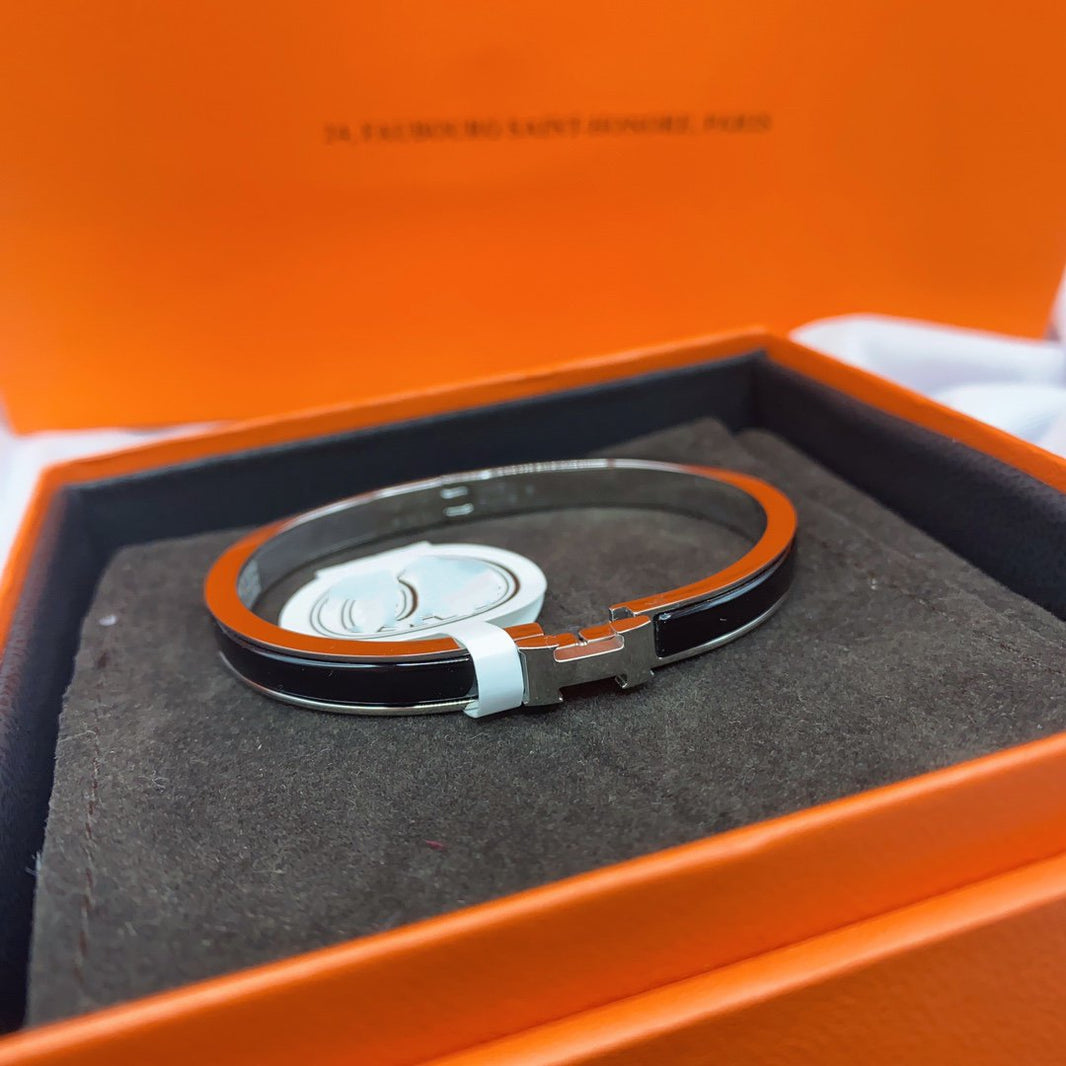 [LUXE NOBLE]CLASSIC HM CLIC BLACK 8MM ENAMEL BRACELET