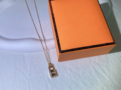 [LUXE NOBLE]HM ADVANCED NICHE LOCK HEAD NECKLACE DIAMONDS