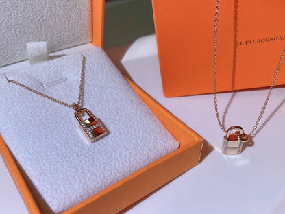 [LUXE NOBLE]HM ADVANCED NICHE LOCK HEAD NECKLACE DIAMONDS