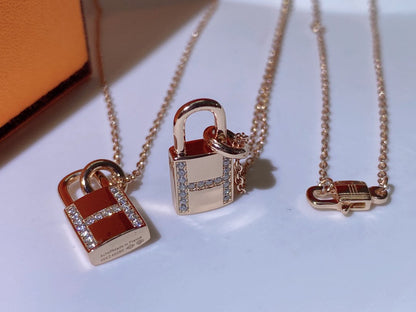 [LUXE NOBLE]HM ADVANCED NICHE LOCK HEAD NECKLACE DIAMONDS