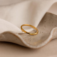 刻印入りの小さなネームリング