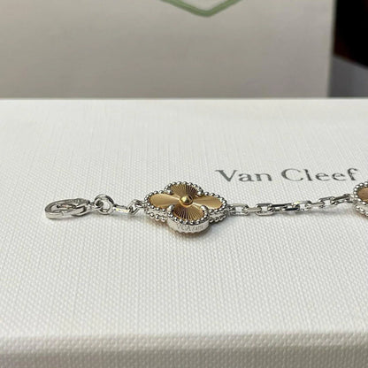 [LUXE NOBLE] CLOVER 5 MOTIF LASER BRACELET COLLECTION